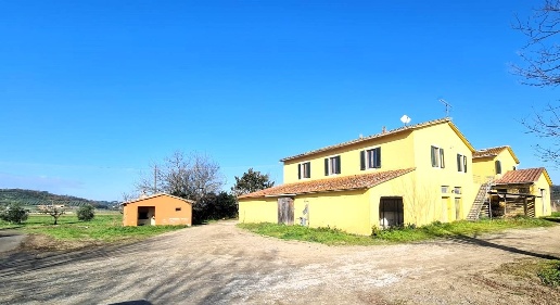 Foto Casale a San Miniato San Miniato Basso di 300 m² con 10 locali