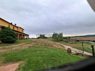 Foto Casale a Manciano di 1000 m² con 20 locali in vendita