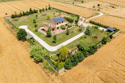 Foto Casale a Cascina Navacchio Nord - Zambra di 500 m² con 10 locali