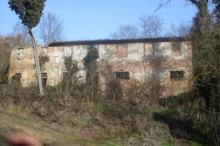 Foto Casale a San Miniato Centro Storico di 520 m² con 10 locali in vendita