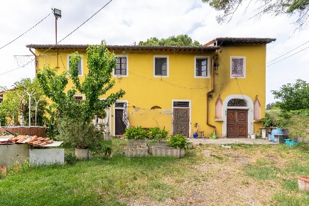Foto Casale a Empoli Ponte a Elsa - Brusciana di 150 m² con 8 locali