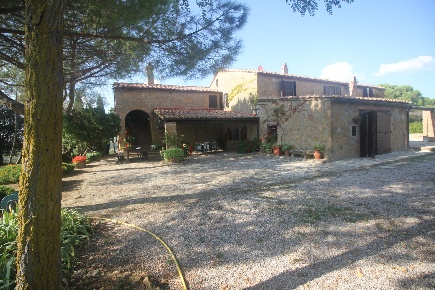 Foto Casale a Pienza Monticchiello di 533 m² con 17 locali in vendita