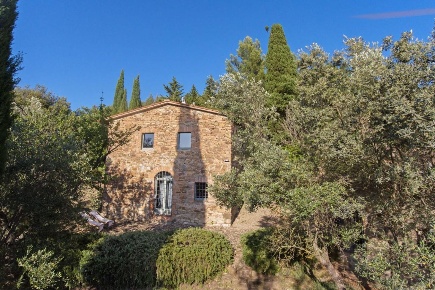 Foto Casale a Castiglione d'Orcia di 200 m² con 6 locali in vendita