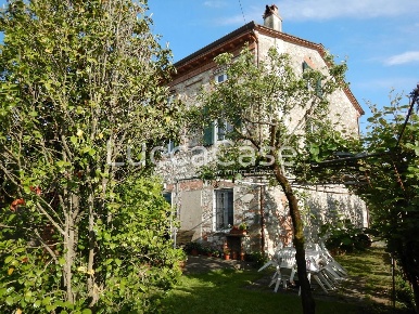 Foto Casale a Capannori Lammari - Lunata di 210 m² con 7 locali in vendita