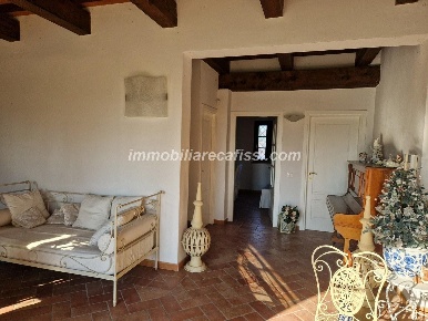 Foto Casale a Prato Centro di 169 m² con 5 locali in vendita