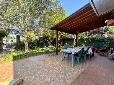 Foto Casale a Empoli Carraia - Torricelli di 140 m² con 5 locali in vendita