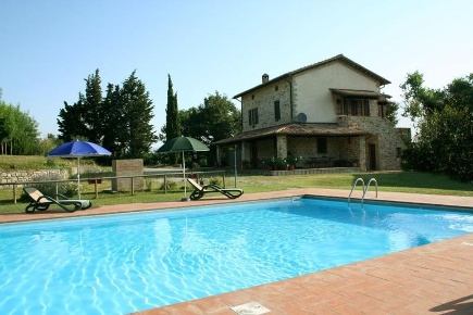 Foto Casale a Semproniano Centro di 300 m² con 16 locali in vendita