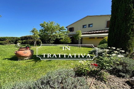 Foto Casale a Castelfiorentino di 110 m² con 5 locali in vendita