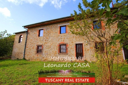 Foto Casale a Larciano di 230 m² con 9 locali in vendita