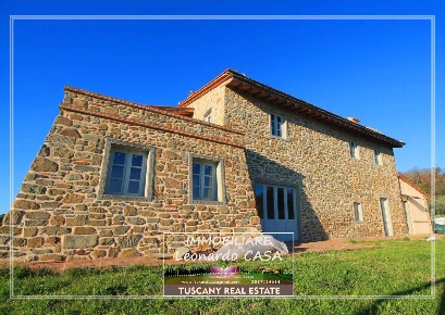 Foto Casale a Vinci Centro di 300 m² con 10 locali in vendita