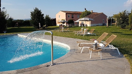 Foto Casale a Altopascio Altopascio Centro di 805 m² con 26 locali