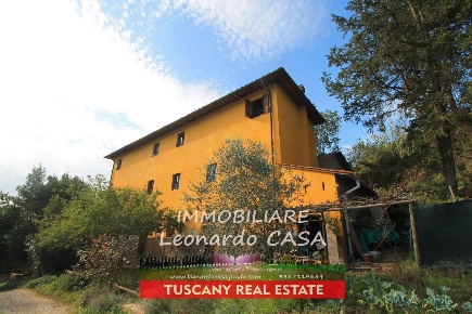 Foto Casale a San Miniato Centro Storico di 300 m² con 10 locali in vendita
