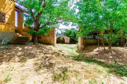 Foto Casale a Certaldo Centro di 1300 m² con 10 locali in vendita