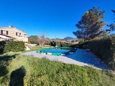 Foto Casale a Volterra Centro di 750 m² con 11 locali in vendita