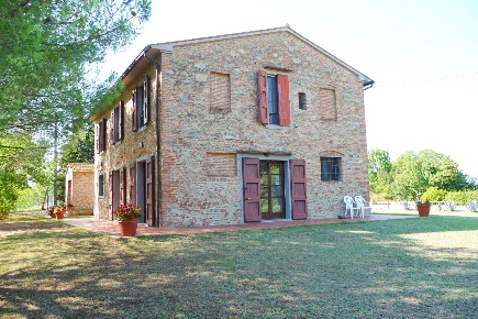 Foto Casale a Peccioli Centro di 230 m² con 8 locali in vendita