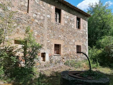 Foto Casale a Sovicille di 270 m² con 14 locali in vendita