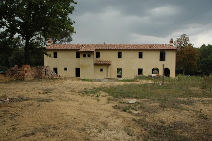 Foto Casale a Fucecchio Centro di 400 m² con 10 locali in vendita