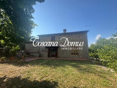 Foto Casale a Monteriggioni di 210 m² con 5 locali in vendita