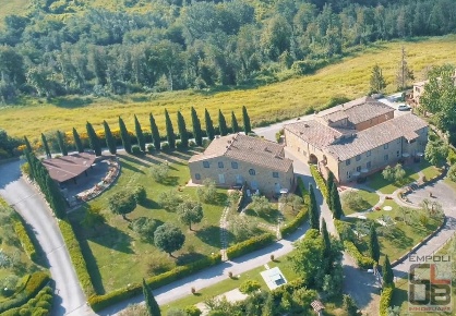 Foto Casale a Montaione di 1000 m² con 36 locali in vendita
