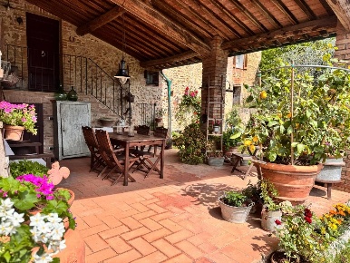 Foto Casale a Sovicille Brenna di 200 m² con 7 locali in vendita