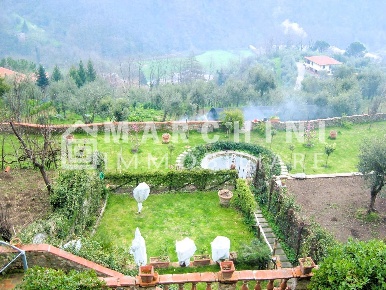 Foto Casale a Villa Basilica Centro di 240 m² con 10 locali in vendita