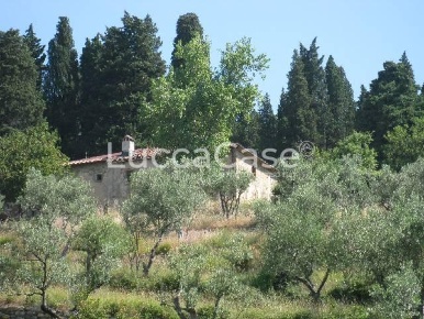 Foto Casale a Montemurlo di 240 m² con 7 locali in vendita