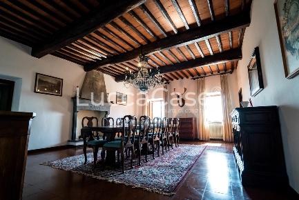 Foto Casale a Camaiore Camaiore Paese di 2140 m² con 50 locali in vendita
