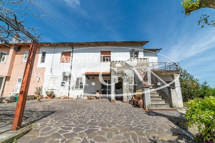 Foto Casale a San Miniato San Donato di 250 m² con 9 locali in vendita