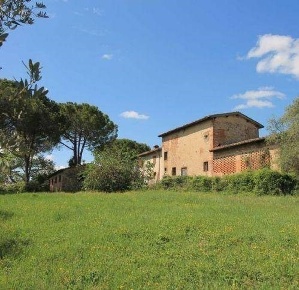 Foto Casale a Montespertoli Centro di 1500 m² con 20 locali in vendita
