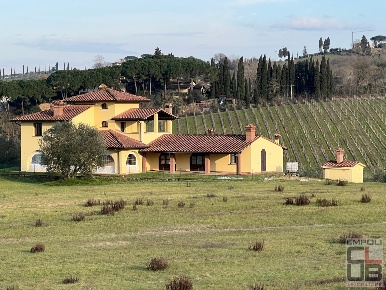 Foto Casale a San Miniato La Scala, Calenzano di 400 m² con 5 locali