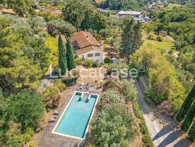 Foto Casale a Capannori Gragnano - Lappato di 290 m² con 8 locali