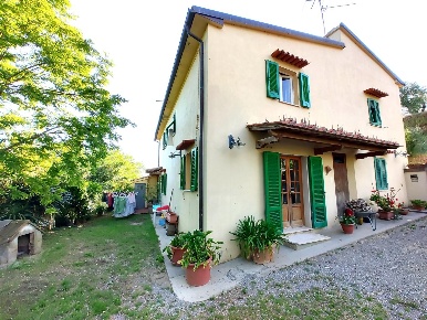 Foto Casale a Casciana Terme Lari Usignano di 170 m² con 8 locali