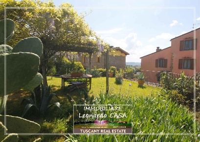 Foto Casale a Capraia e Limite di 110 m² con 4 locali in vendita