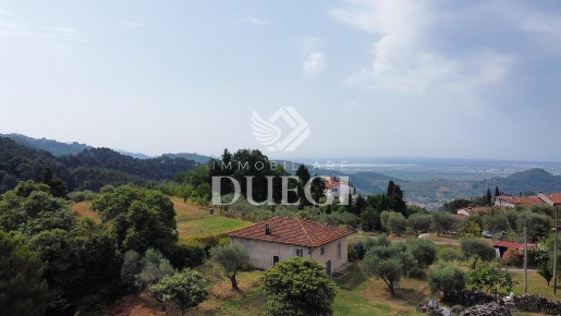 Foto Casale a Massarosa Bargecchia, Corsanico di 90 m² con 7 locali