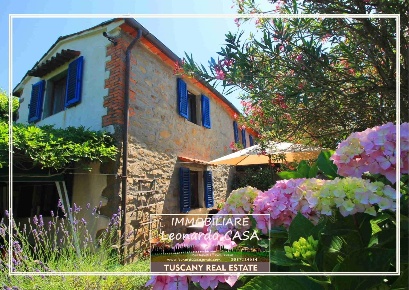 Foto Casale a Montecatini-Terme di 100 m² con 5 locali in vendita