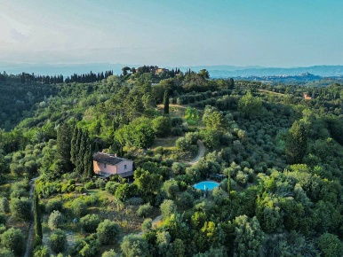 Foto Casale a San Miniato Centro Storico di 225 m² con 6 locali in vendita