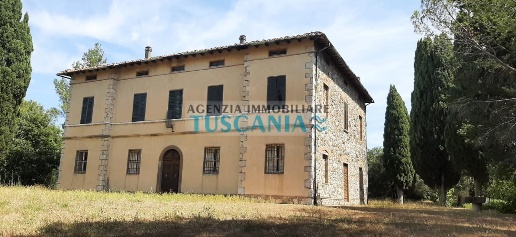 Foto Casale a Pomarance di 1000 m² con 28 locali in vendita
