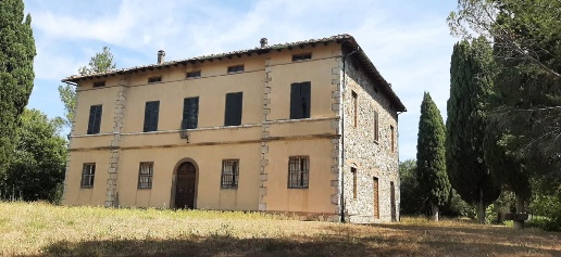 Foto Casale a Pomarance di 1000 m² con 28 locali in vendita