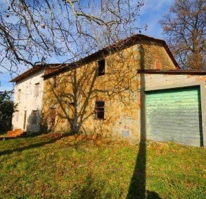 Foto Casale a Vinci di 440 m² con 15 locali in vendita