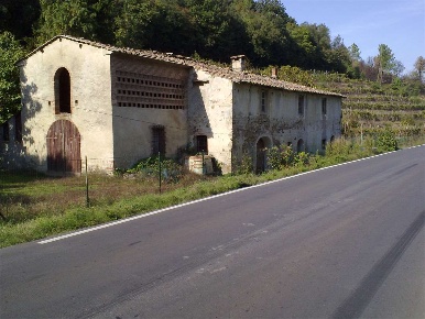 Foto Casale a Buti di 489 m² in vendita
