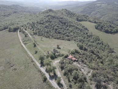 Foto Casale a Casole d'Elsa Centro di 400 m² con 10 locali in vendita