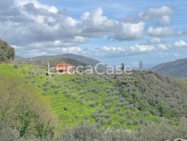Foto Casale a Pescaglia San Martino In Freddana Monsagr di 300 m²