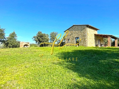 Foto Casale a Volterra di 73 m² con 3 locali in vendita