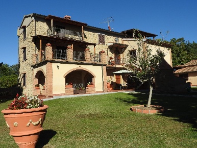 Foto Casale a Cecina San Pietro in Palazzi, Collemezzano, Buca del Gatto