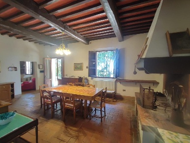 Foto Casale a Palaia Centro di 265 m² con 10 locali in vendita