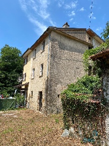 Foto Casale a Pietrasanta di 85 m² con 6 locali in vendita