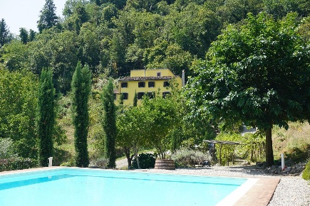 Foto Casale a Pescaglia di 250 m² con 10 locali in vendita
