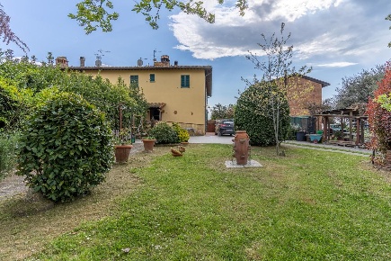 Foto Casale a Castelfiorentino di 110 m² con 4 locali in vendita