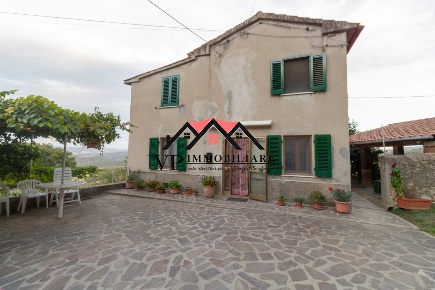 Foto Casale a Pomarance Centro di 60 m² con 4 locali in vendita