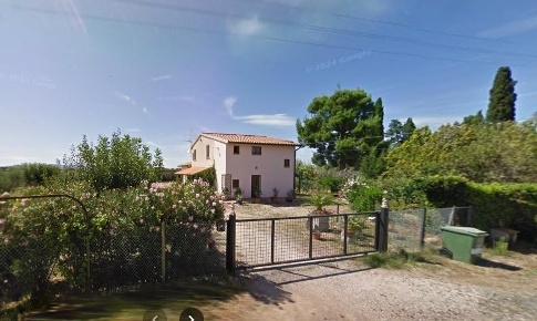 Foto Casale a Roccastrada di 250 m² con 10 locali in vendita